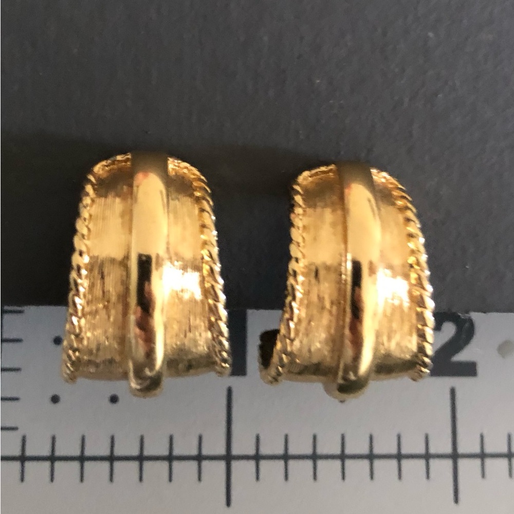 2 Pairs Vintage Monet (1980’s) Gold Tone and Silver Hoop Earrings - Picture 2 of 9